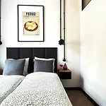 Beautiful For 6 Guests, Old Town Center *