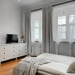 Beautiful For 6 Guests, Old Town Center Apartamento *